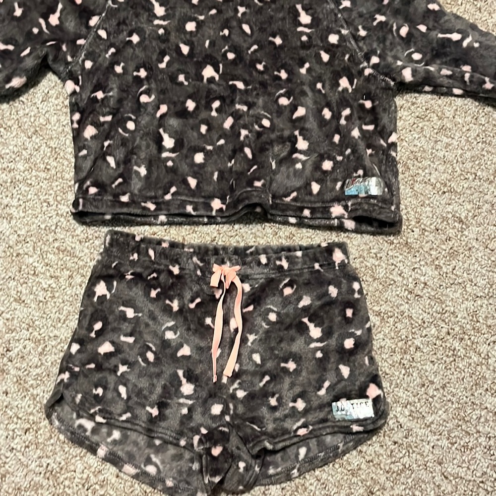 Unworn Justice sleep set